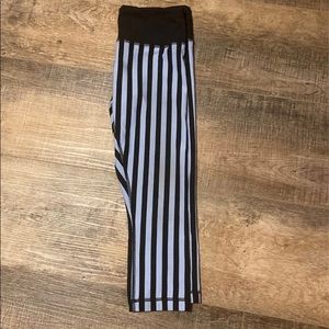 Lululemon stripes Capri